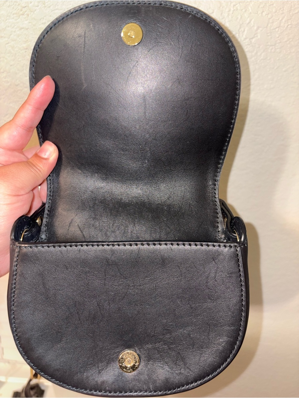 Tory Burch Black Leather Saddle Crossbody with Gold Logo - Picture 3 of 4